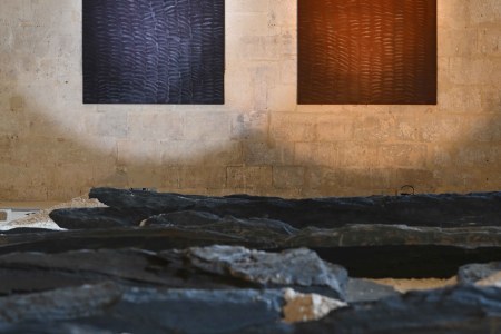 Sea of slates and sand